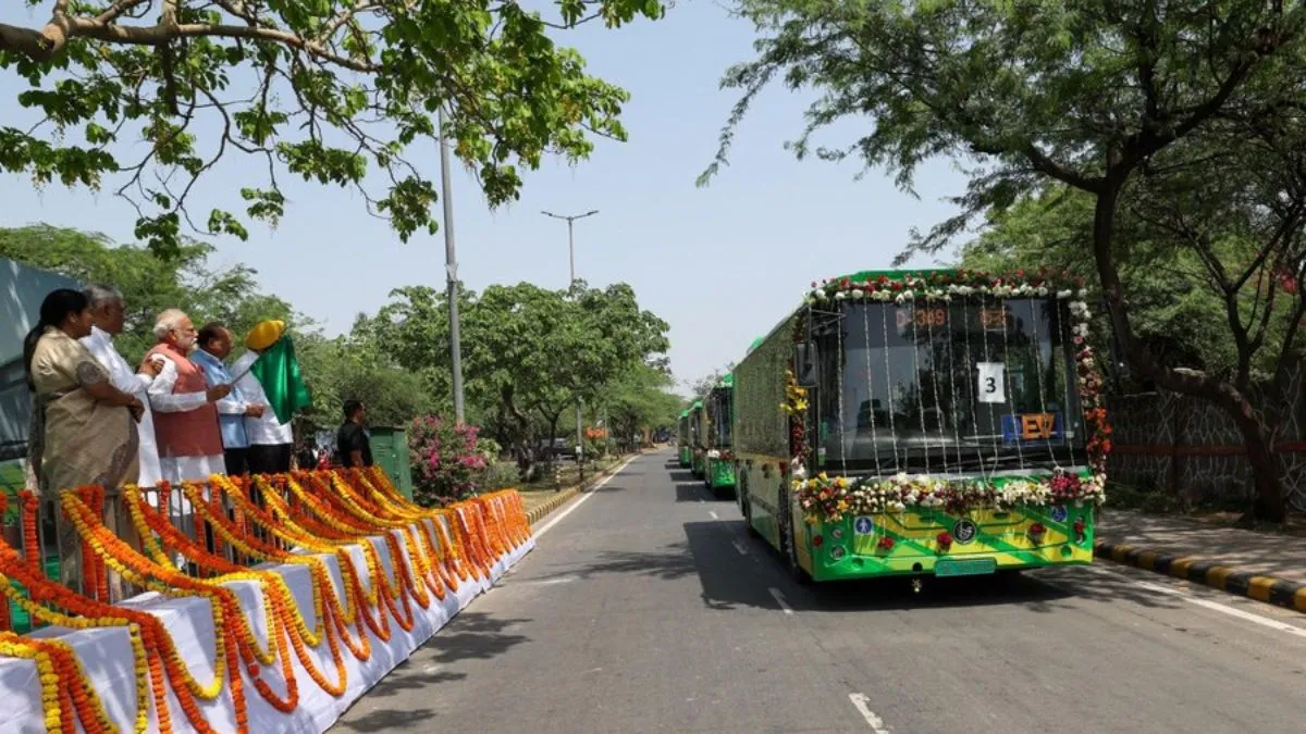 pm-modi-flags-off-200-electric-buses-in-delhi-and-launches-ek-ped-maa-ke-naam-campaign-on-world-environment-day