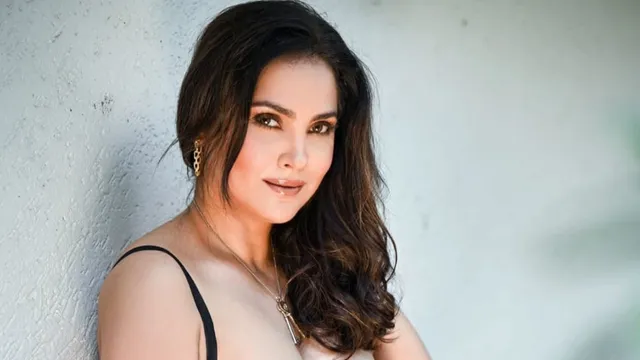 i-carry-your-heart-dad-lara-dutta-pens-heartfelt-tribute-for-late-father-dia-mirza-celina-jaitley-and-others-pay-respects