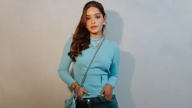 lisa-mishra-unveils-heartfelt-queer-love-ballad-teri-hoon-in-celebration-of-pride-month-watch