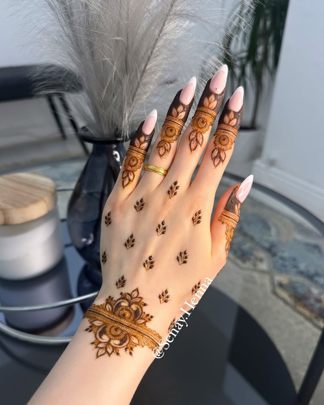 SIMPLE MEHENDI