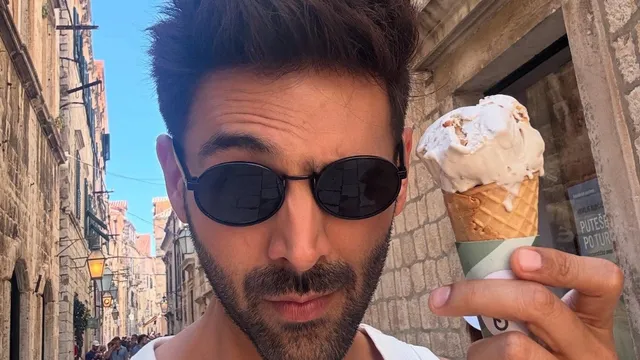 Kartik Aaryan’s New Photo From Tu Meri Main Tera Main Tera Tu Meri Shoot Sends Fans Into Frenzy, Say ‘Cuteness Overloaded As Usual’
