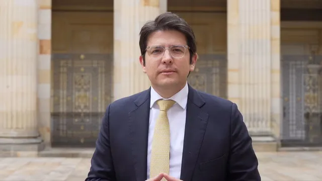 Colombian Presidential Candidate Shot In Bogota: Who Is Miguel Uribe? Watch  Horrific Video