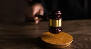 Gurugram: District Bar Association Bans White Shirt, Black Trousers For Non-Lawyers In Court Premises