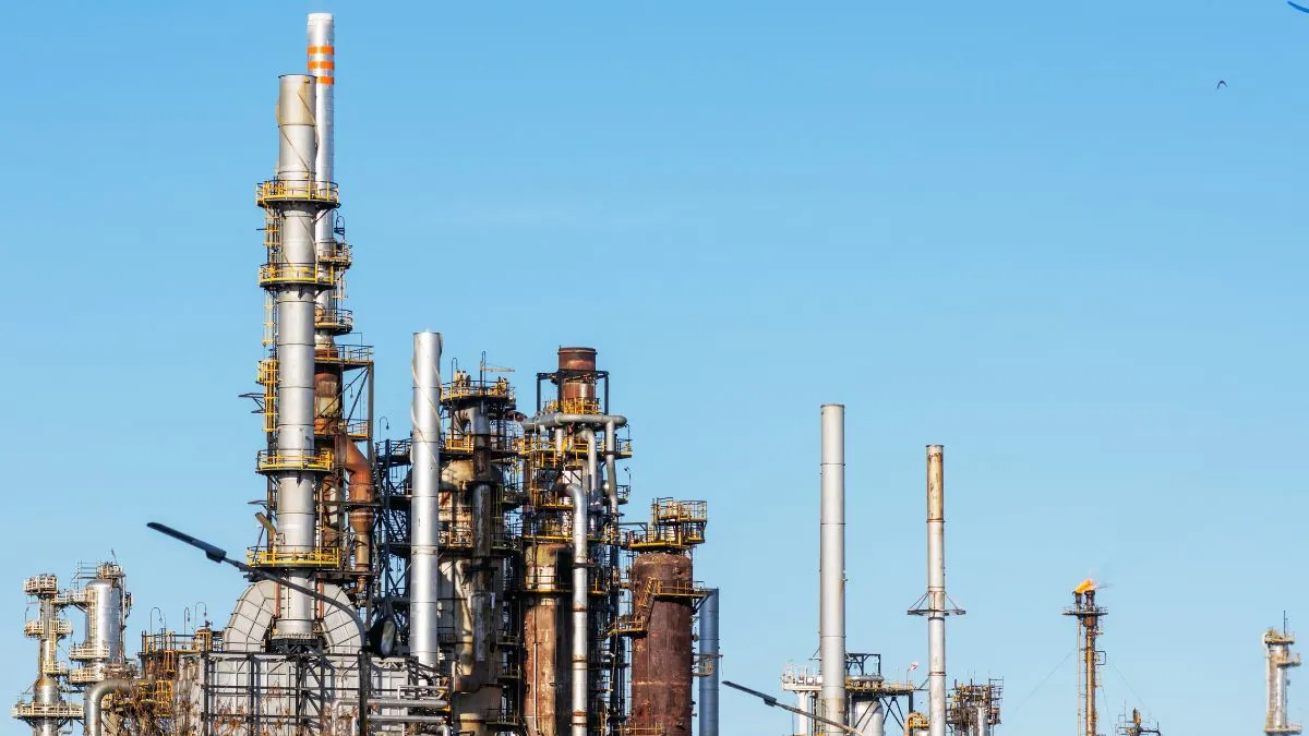 indian-oil-marketing-companies-may-suffer-as-crude-prices-rise-amid-israeliran-conflict-report