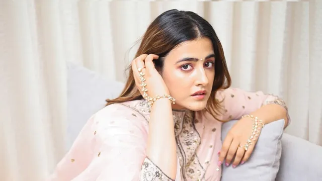 who-is-actor-nupur-sanon-sister-of-kriti-sanon-and-why-her-clothing-brand-is-facing-internet-wrath