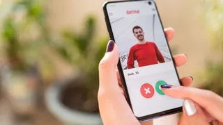 What Is Reverse Catfishing? A Dating Strategy Gen Z's Swear By To Find Real Match
