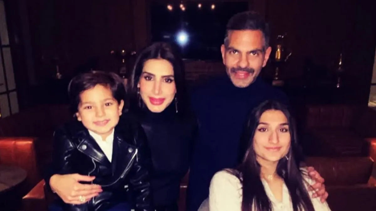 sunjay-kapur-funeral-karisma-kapoor-kids-samaira-and-kiaan-sign-grief-note