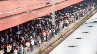 'Auraton Ko Dekh Raha Hai...': Lucknow Station Turns Into Comedy Show After Staff Leaves Mic Unmuted