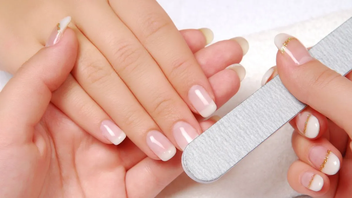 what-causes-weak-nails-how-to-get-strong-healthy-nails-naturally