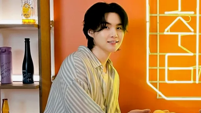 bts-suga-pens-first-letter-to-armys-after-military-discharge-without-any-ceremony-says-i-am-sorry-for-latest-kpop-news