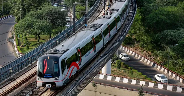 delhi-metro-dmrc-installs-steel-railings-at-all-29-interchange-stations-to-boost-safety-and-crowd-control