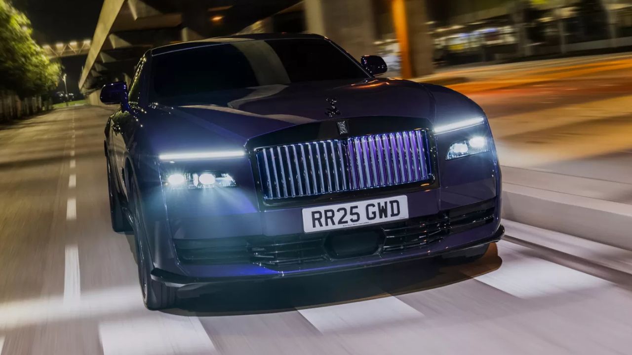 rolls-royce-spectre-black-badge-launched-in-india-for-rs-9-5-crore-what-is-new-and-different