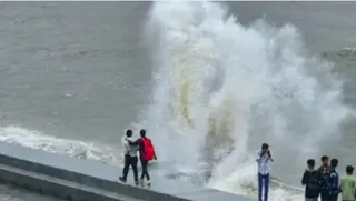 Mumbai High Tide Alert: BMC Warns Of 4.75m Waves From June 24–28, Urges Public To Avoid Coastal Areas