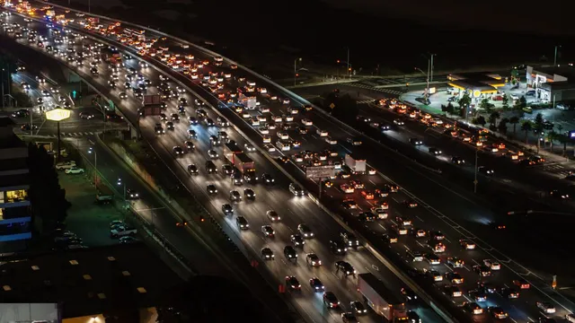 bengaluru-man-forced-to-travel-3-hours-for-12-km-at-double-price-says-it-feels-like-battling-war-daily