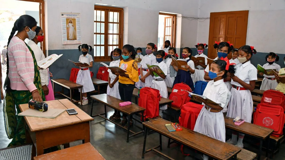 lucknow-school-scam-23-teachers-absent-12-faked-attendance-suspensions-salary-freeze-ordered