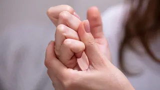 Does Cracking Your Knuckles Really Cause Arthritis? Expert Reveals Myths And Facts