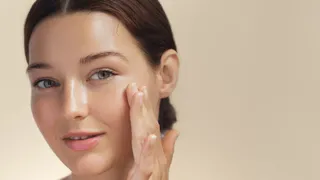What Is The Best Skincare Routine For Oily Skin During Monsoon?