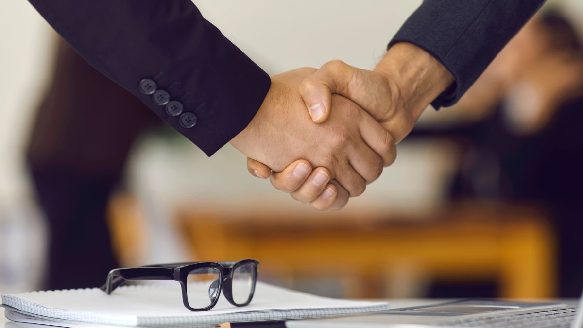 fun facts and trivia about handshakes (2)