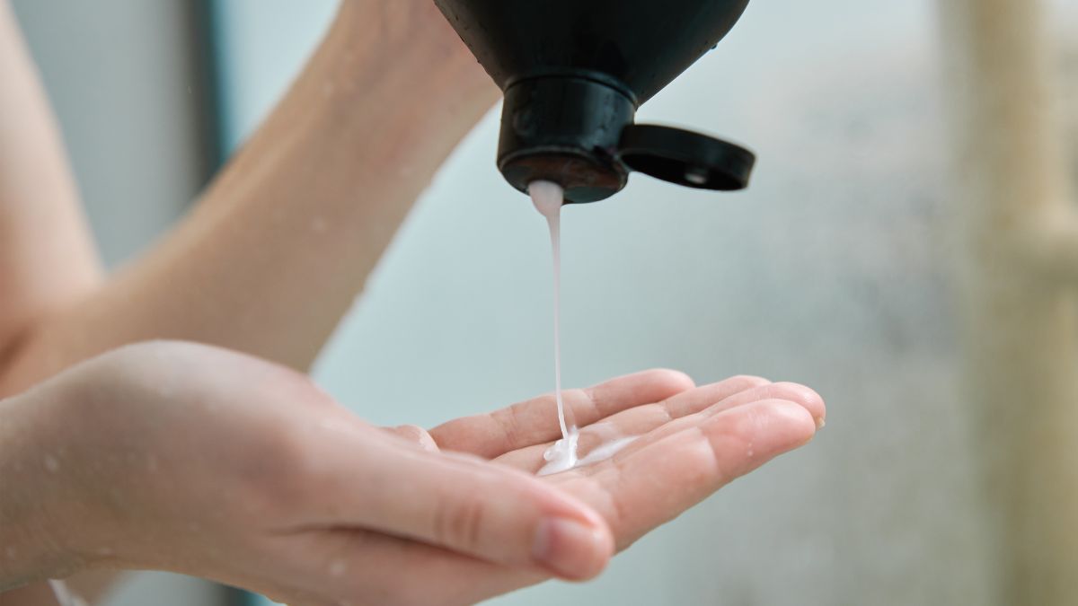 Homemade Shampoo Recipes To Treat Frizzy Hair