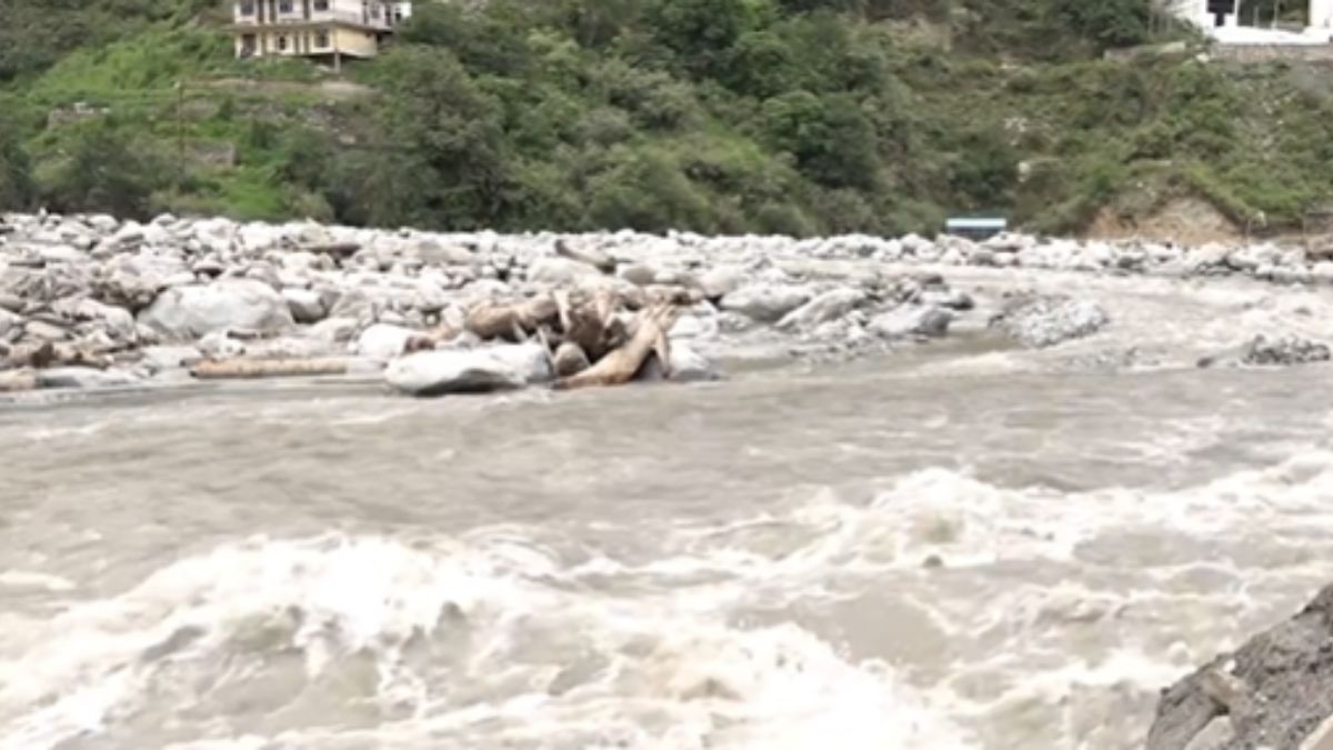 17-people-died-in-himachal-pradesh-as-flash-floods-hit-the-state-rescue-ops-on