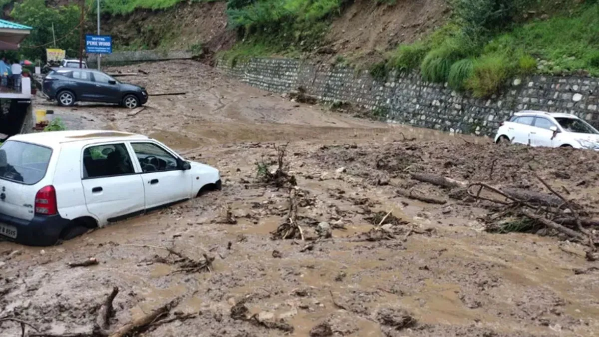 uttarakhand-weather-update-heavy-rain-blocks-national-highway-near-nandprayag-check-imd-forecast
