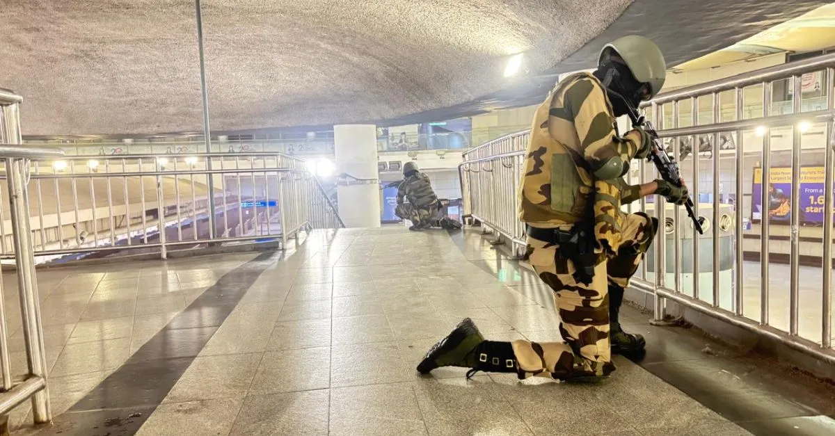 delhi-multiagency-silent-mock-drill-conducted-at-rajiv-chowk-metro-station-at-midnight-on-june-28