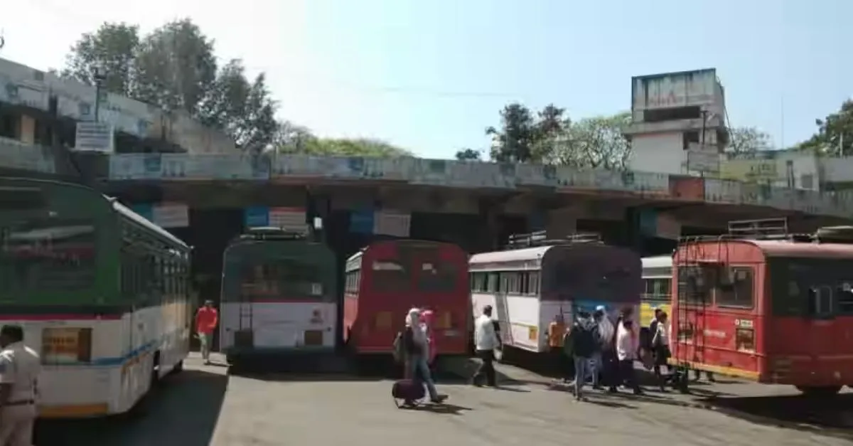 pune-msrtc-urges-police-action-against-illegal-agents-at-bus-stands-suggests-entry-passes-for-staff