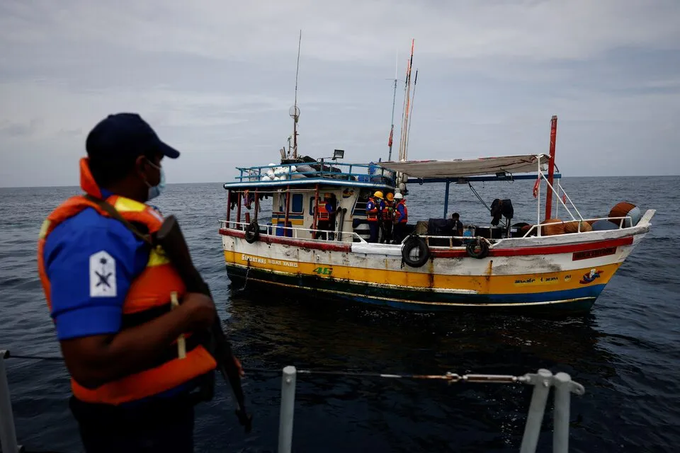 sri-lankan-navy-arrests-seven-indian-fishermen-for-alleged-illegal-fishing