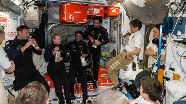 indian-astronaut-shubhanshu-shukla-conducts-muscle-stem-cell-research-on-iss-drops-thrilling-space-digestion-video-for-students