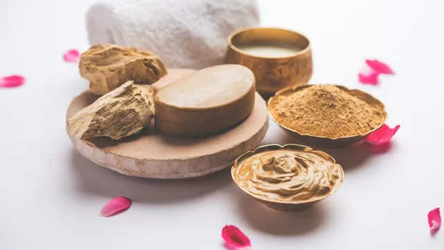 what-are-the-5-best-ways-to-use-multani-mitti-for-clear-and-glowing-skin-at-home