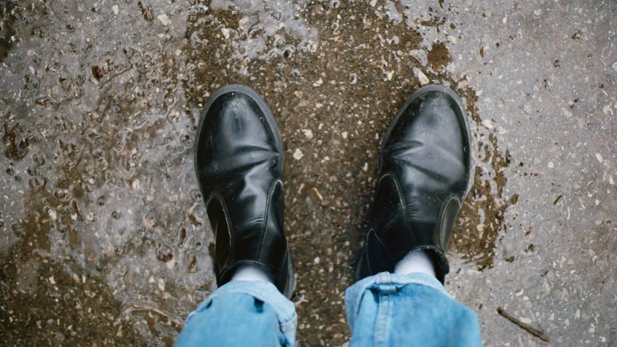 what-should-you-do-immediately-after-your-leather-shoes-are-wet-from-rain