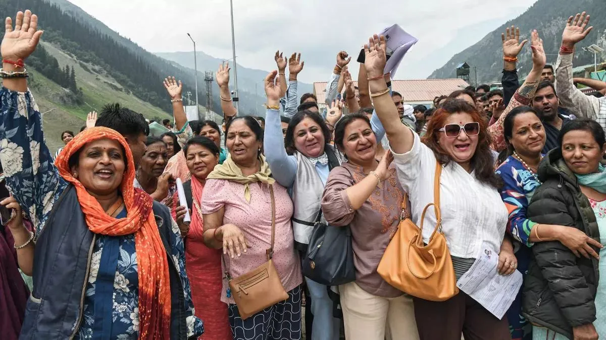 amarnath-yatra-2025-second-batch-of-5246-devotees-embark-on-pilgrimage-to-pahalgam-and-baltal