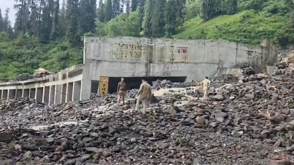 manalileh-highway-closed-himachal-rain-deaths-imd-red-alert-beas-river-flooding-mandi-rains-shimla-solang-landslides