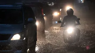 mumbai-weather-update-imd-places-city-on-yellow-alert-for-heavy-rain-torrential-showers-likely-in-thane-palghar