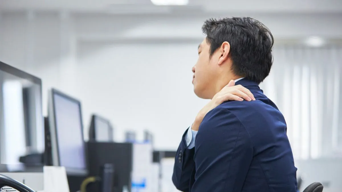 What Are 7 Effective Desk Stretches You Can Do To Alleviate Stiffness ...