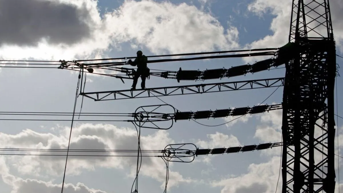 czech-power-grid-suffer-outage-effects-transportation-system-pm-says-working-to-restore-electricity-supplies