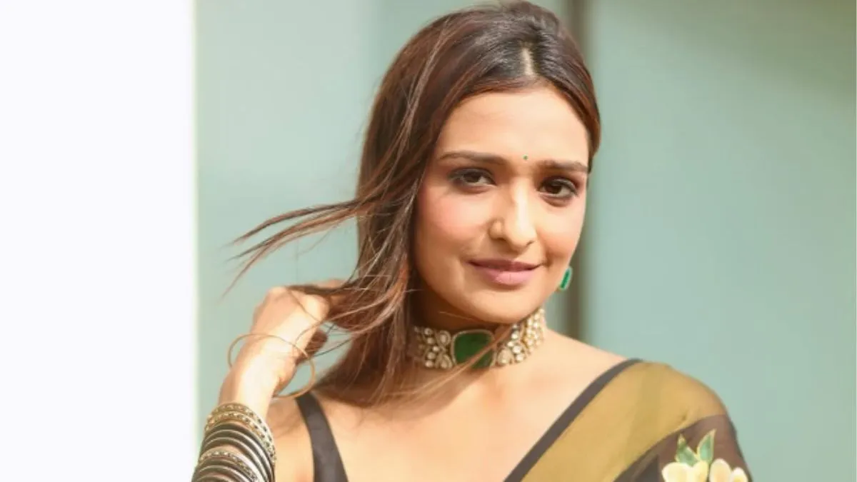 bhagya-lakshmi-star-aishwarya-khare-takes-break-from-social-media-following-show-end