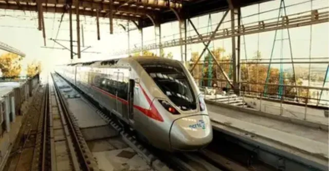 namo-bharat-free-live-sketching-and-music-at-anand-vihar-station-to-turn-stations-into-lively-hubs