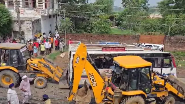 punjab-road-accident-news-four-dead-24-injured-after-bus-overturns-in-hoshiarpur-check-details