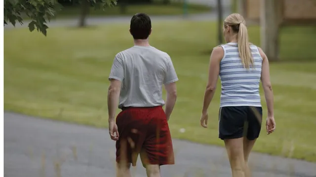 should-you-walk-in-the-morning-or-evening-and-why-it-matters