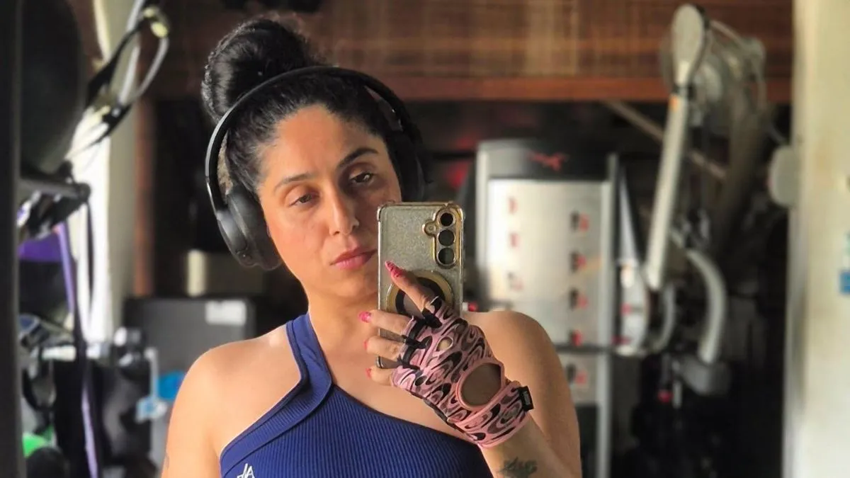that-was-my-way-of-comitting-suicide-neha-bhasin-recalls-suicide-attempt-after-being-fatshamed-at-20