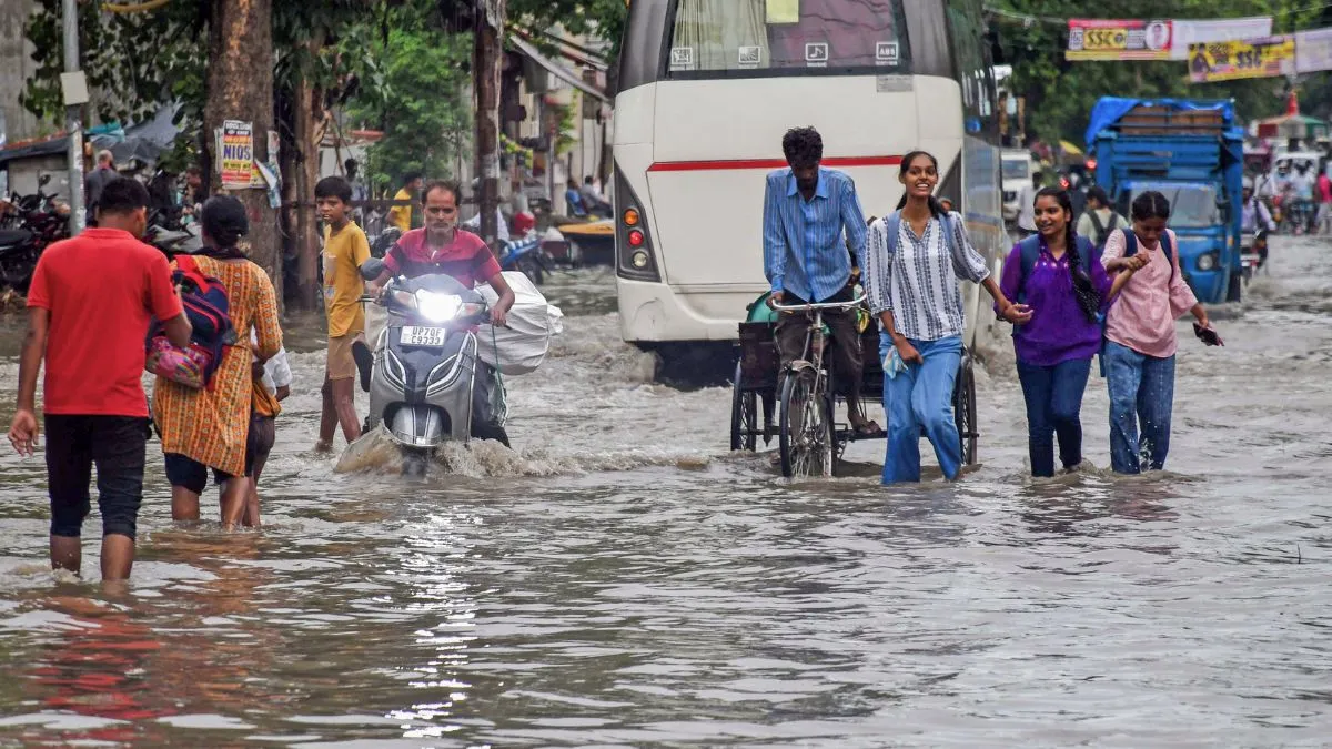 delhi-rain-today-noida-weather-imd-yellow-alert-issued-as-heavy-rain-hits-city-showers-expected-in-gurugram-ghaziabad-faridabad