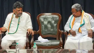 Karnataka Cabinet Rejig Coming Soon? DK Shivakumar To Meet Sonia, Rahul Gandhi Amid Leadership Change Buzz