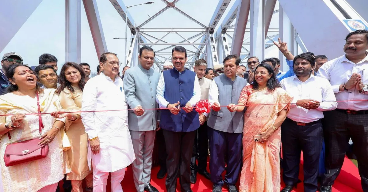 maharashtra-cm-fadnavis-inaugurates-sindoor-bridge-in-mumbai-honouring-operation-sindoor