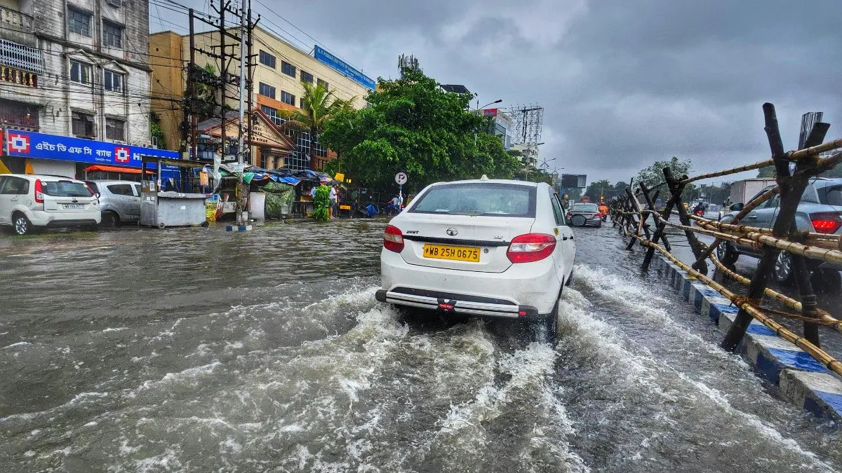 delhi-weather-imd-issues-alert-for-more-rains-as-ncr-cities-witness-waterlogging-traffic-snarls-amid-showers