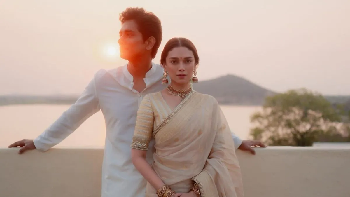 golden-hour-vs-blue-hour-which-lighting-is-best-for-dreamy-couple-photography