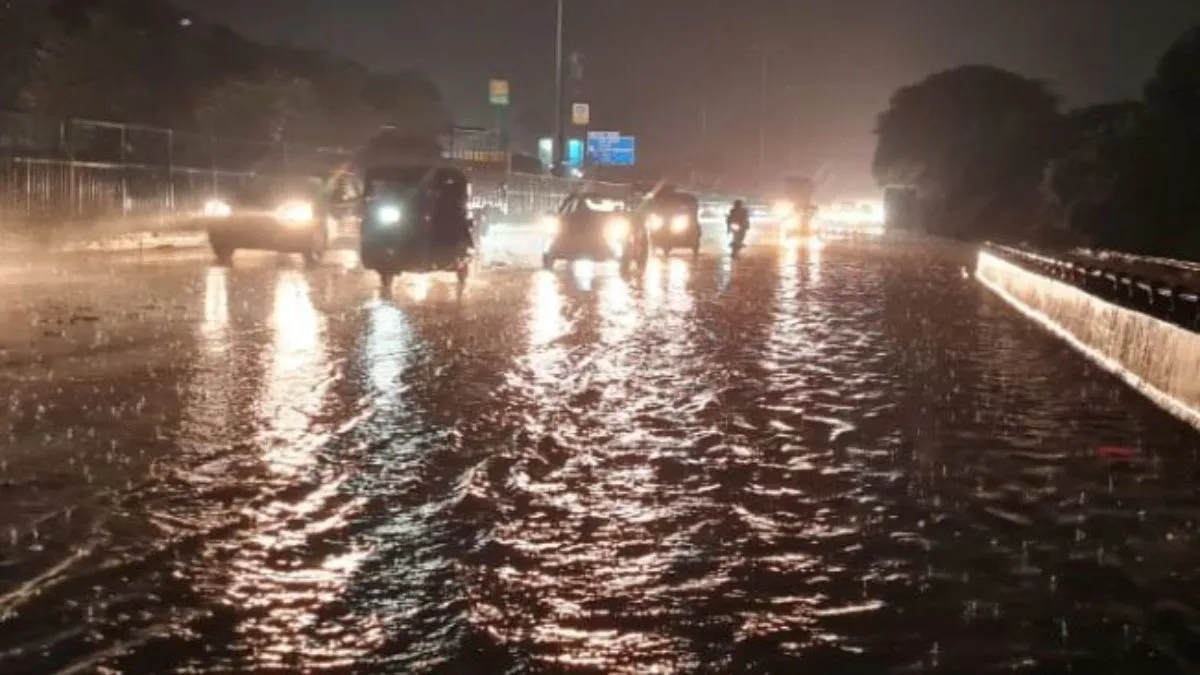 gurugram-weather-today-heavy-rain-wfh-in-offices-flooded-roads-traffic-waterlogging-video