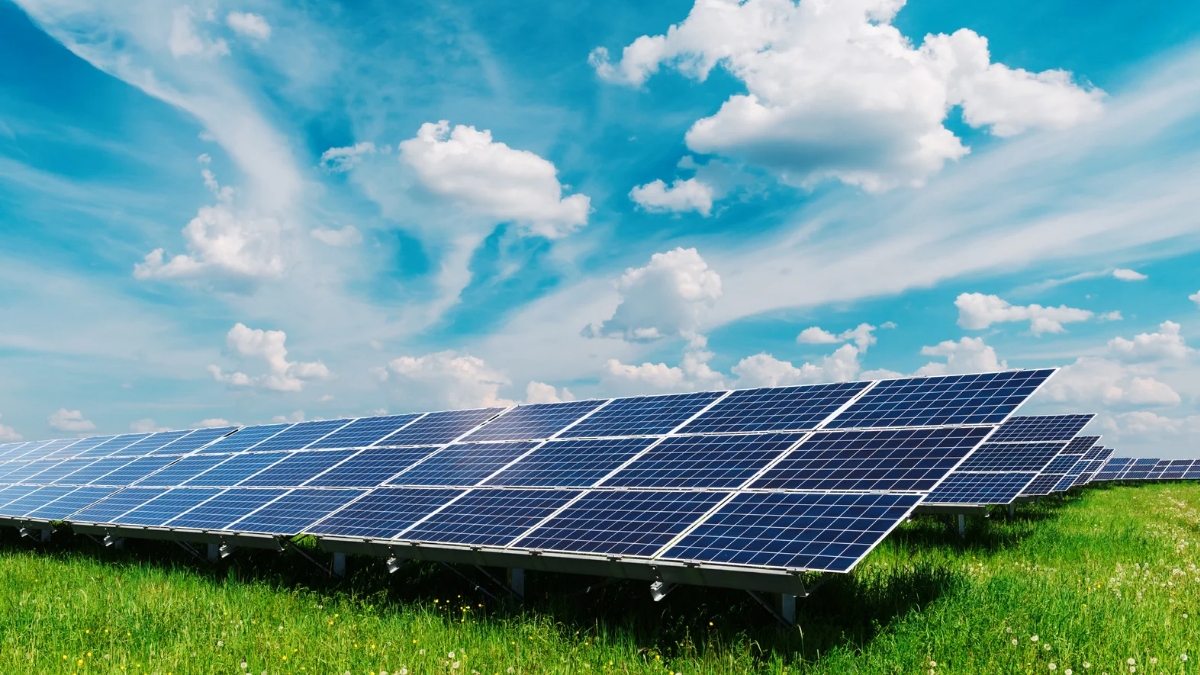 Top 10 solar power countries in 2025.