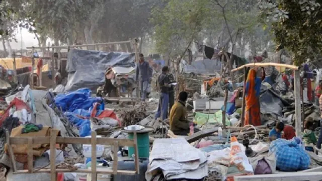 trouble-for-bengalispeaking-migrants-in-delhi-slum-mounts-we-have-no-electricity-no-water-for-days