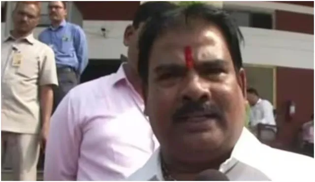 shiv-sena-controversy-saga-continues-mla-sanjay-gaikwad-threatens-aimim-leader-after-canteen-assault-south-india-jibe